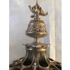 Porte cigares, boite d’allumettes et lampe à huile, en bronze argenté, à motifs égyptiens, monogrammé E.L. Réf: 299 | Biron Porte cigares, boite d'allumettes et lampe à huile, en bronze argenté, à motifs égyptiens, monogrammé E.L. Réf: 299