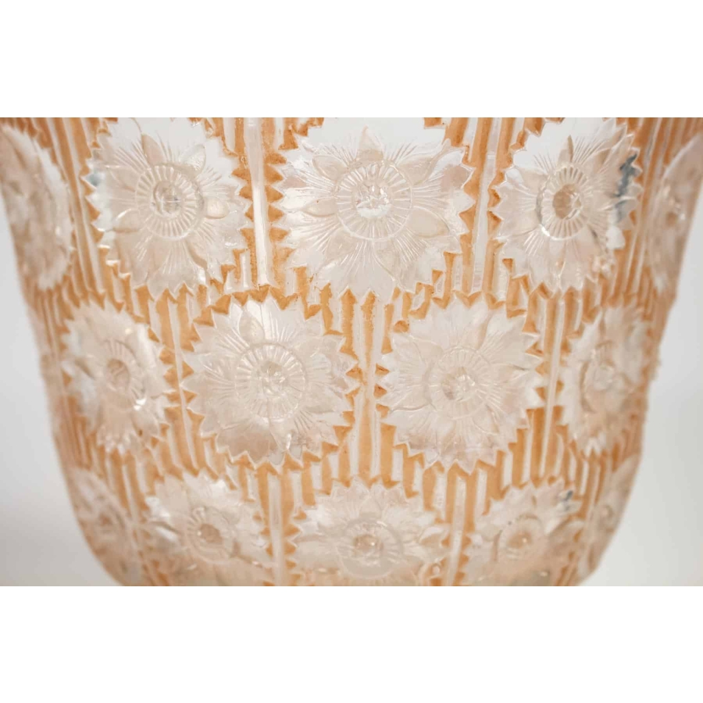 René LALIQUE (1860-1945) Vase " Edelweiss ".