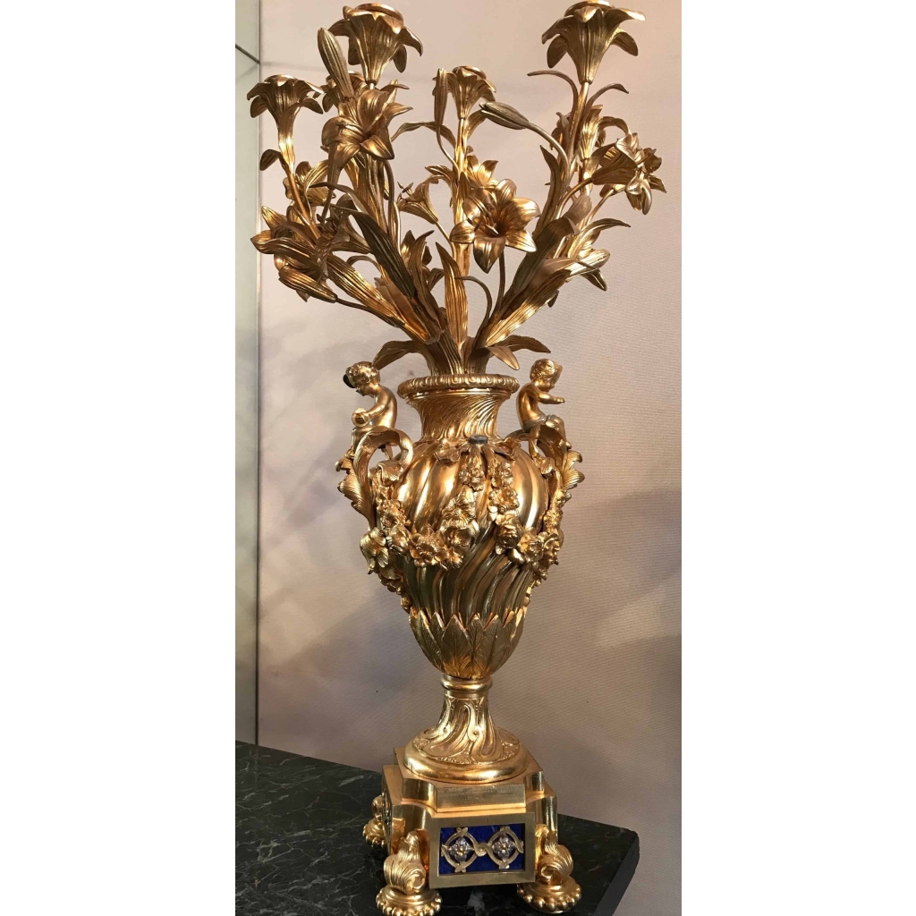 Garniture, horloge et ses 2 candélabres en bronze doré et lapis-lazuli. Réf: 375. | Biron Garniture, horloge et ses 2 candélabres en bronze doré et lapis-lazuli. Réf: 375.