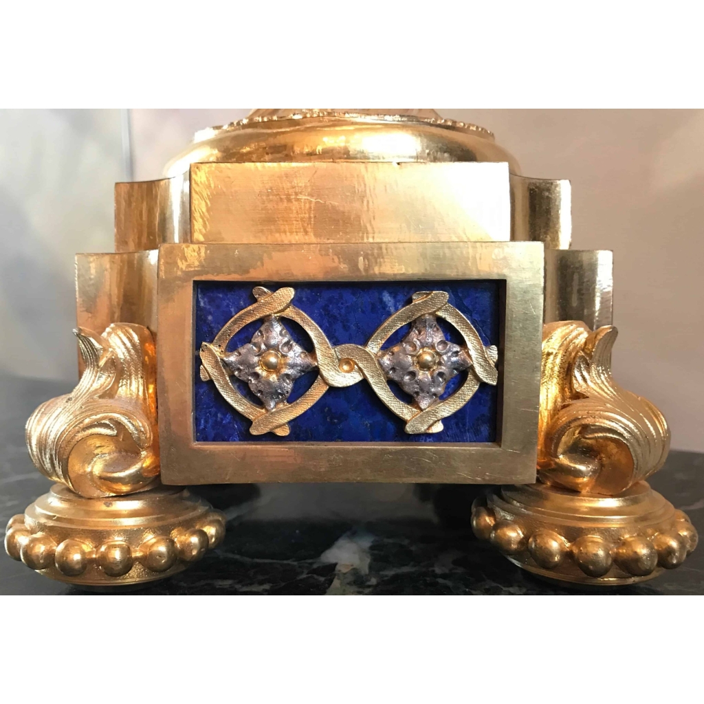 Garniture, horloge et ses 2 candélabres en bronze doré et lapis-lazuli. Réf: 375. | Biron Garniture, horloge et ses 2 candélabres en bronze doré et lapis-lazuli. Réf: 375.