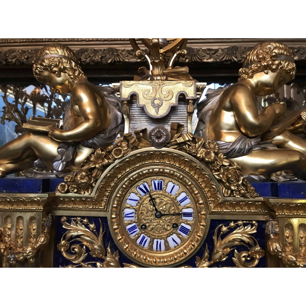 Garniture, horloge et ses 2 candélabres en bronze doré et lapis-lazuli. Réf: 375. | Biron Garniture, horloge et ses 2 candélabres en bronze doré et lapis-lazuli. Réf: 375.