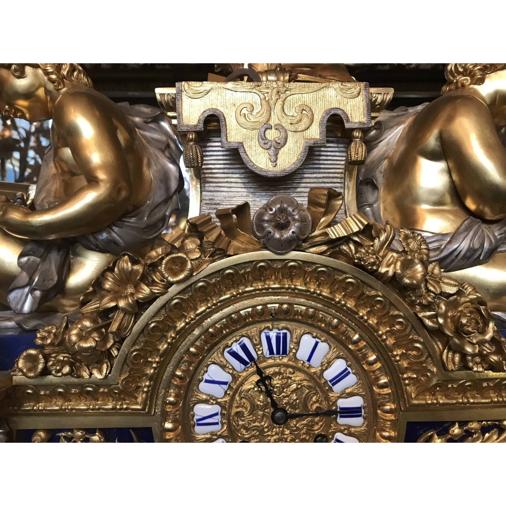Garniture, horloge et ses 2 candélabres en bronze doré et lapis-lazuli. Réf: 375. | Biron Garniture, horloge et ses 2 candélabres en bronze doré et lapis-lazuli. Réf: 375.