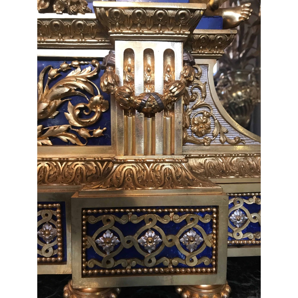Garniture, horloge et ses 2 candélabres en bronze doré et lapis-lazuli. Réf: 375. | Biron Garniture, horloge et ses 2 candélabres en bronze doré et lapis-lazuli. Réf: 375.