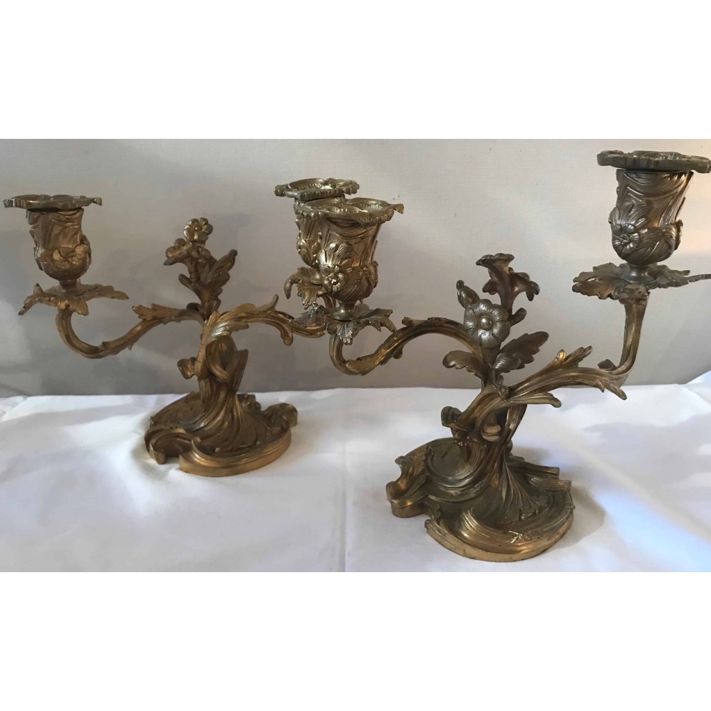 Paire de chandeliers en bronze à deux bras de lumières. Réf: 260 | Biron ||||