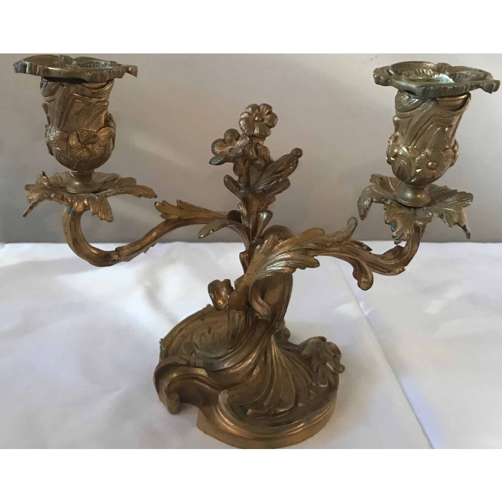 Paire de chandeliers en bronze à deux bras de lumières. Réf: 260 | Biron Paire de chandeliers en bronze à deux bras de lumières. Réf: 260