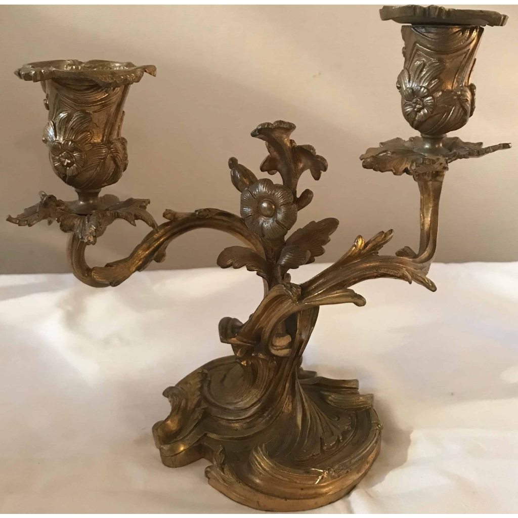 Paire de chandeliers en bronze à deux bras de lumières. Réf: 260 | Biron Paire de chandeliers en bronze à deux bras de lumières. Réf: 260