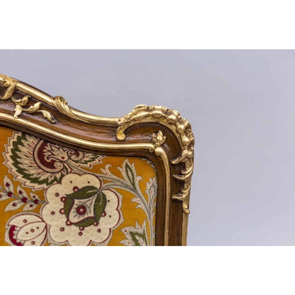 Paire de fauteuils à châssis style Louis XV, noyer rehauts or, vers 1950