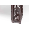 Grande console chinoise en bambou laqué rouge, fin XIXe siècle | Biron Grande console chinoise en bambou laqué rouge, fin XIXe siècle