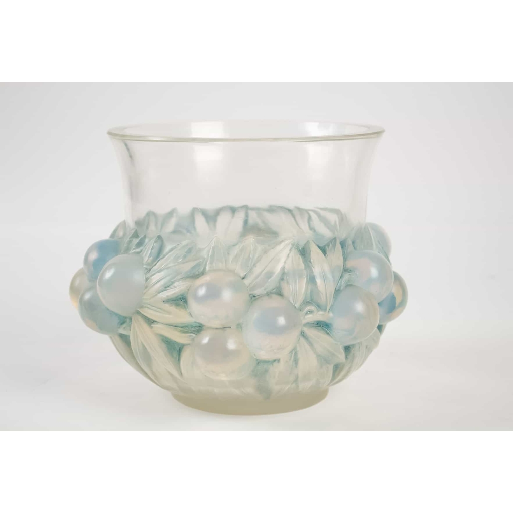 René Lalique Opalescent Vase « Prunes » | Biron |||||