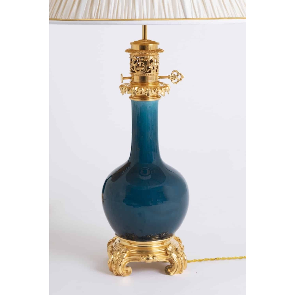 Théodore Deck, Paire de lampes en porcelaine bleue, vers 1880
