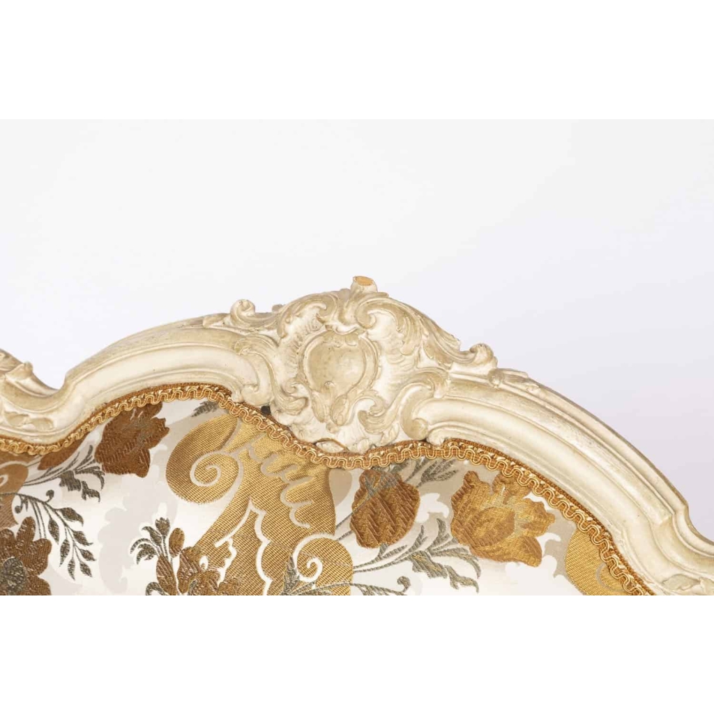 J.-B. Tilliard, Paire de fauteuils style Louis XV laqués crème, vers 1950