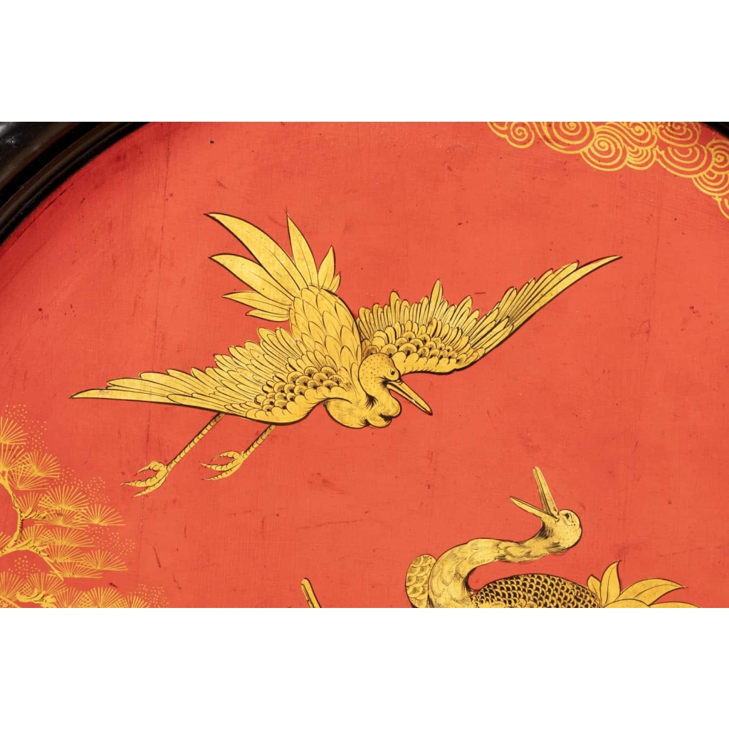 Grand meuble d’appui chinoisant en bois laqué noir, rouge et or, vers 1880 | Biron Grand meuble d’appui chinoisant en bois laqué noir, rouge et or, vers 1880