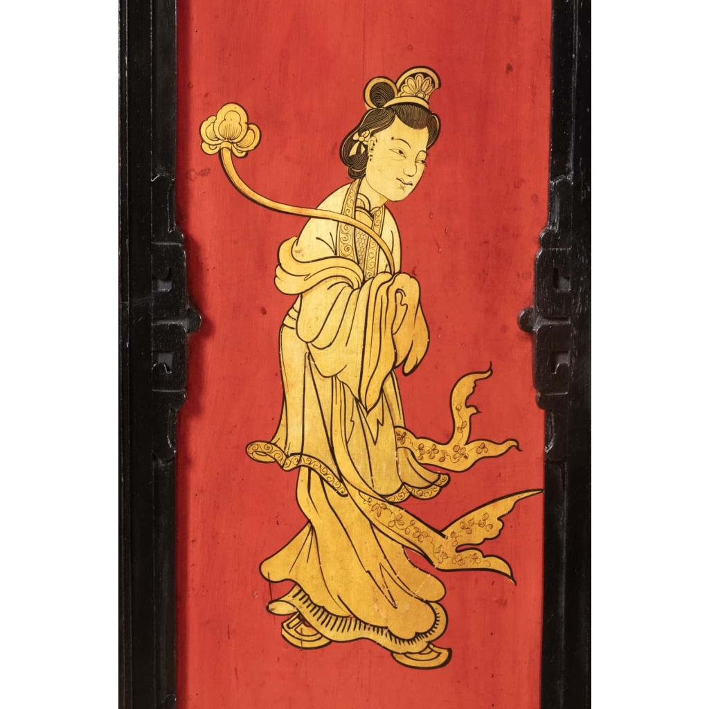 Grand meuble d’appui chinoisant en bois laqué noir, rouge et or, vers 1880 | Biron Grand meuble d’appui chinoisant en bois laqué noir, rouge et or, vers 1880