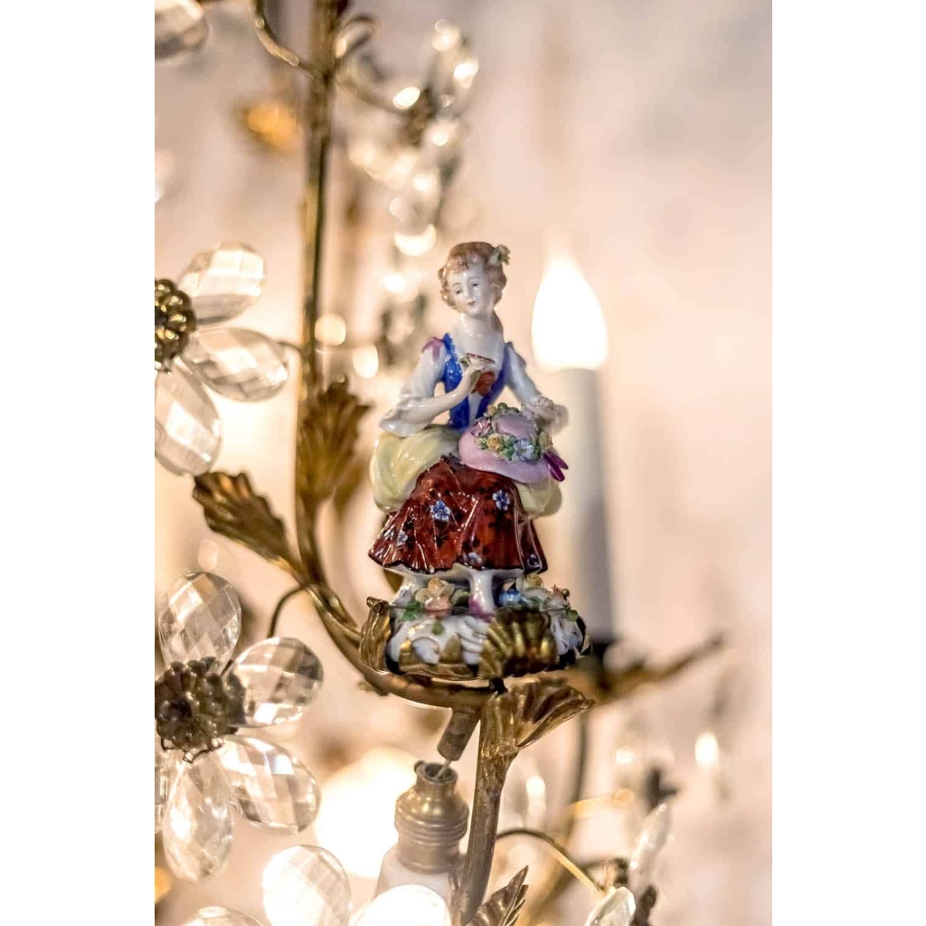 Capodimonte, Lustre cage en porcelaine et pampilles de cristal, vers 1900 | Biron Capodimonte, Lustre cage en porcelaine et pampilles de cristal, vers 1900