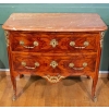 Paire de commodes de style Régence en marqueterie. Fin XIX ème