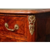Paire de commodes de style Régence en marqueterie. Fin XIX ème