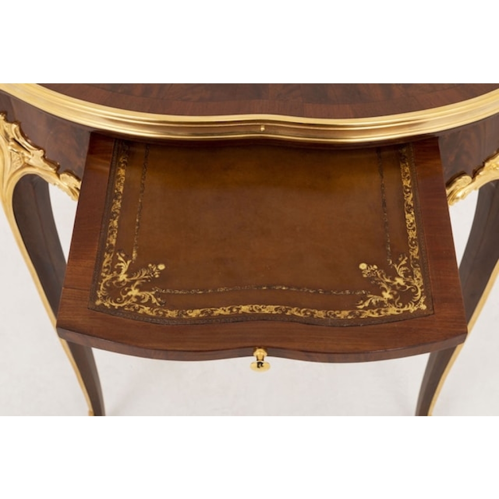 Table bouillotte de style Louis XV en bois de violette, fin XIXe siècle