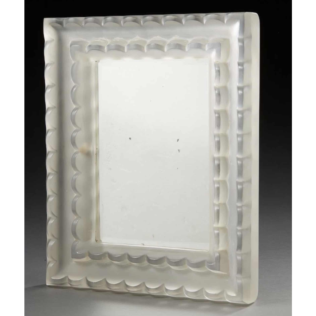 René Lalique (1860- 1945) Cadre « Festons » | Biron ||