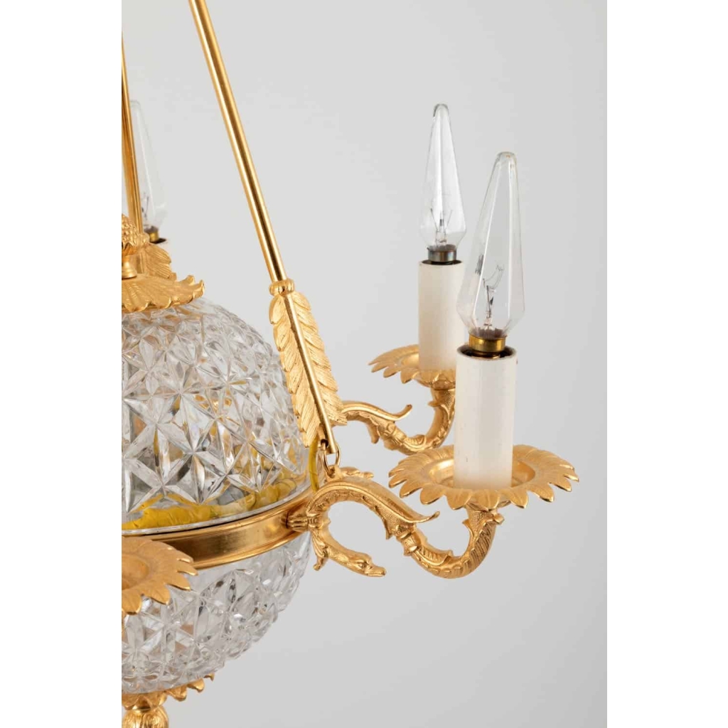 Suspension de style Empire en cristal et bronze doré, vers 1950 | Biron Suspension de style Empire en cristal et bronze doré, vers 1950