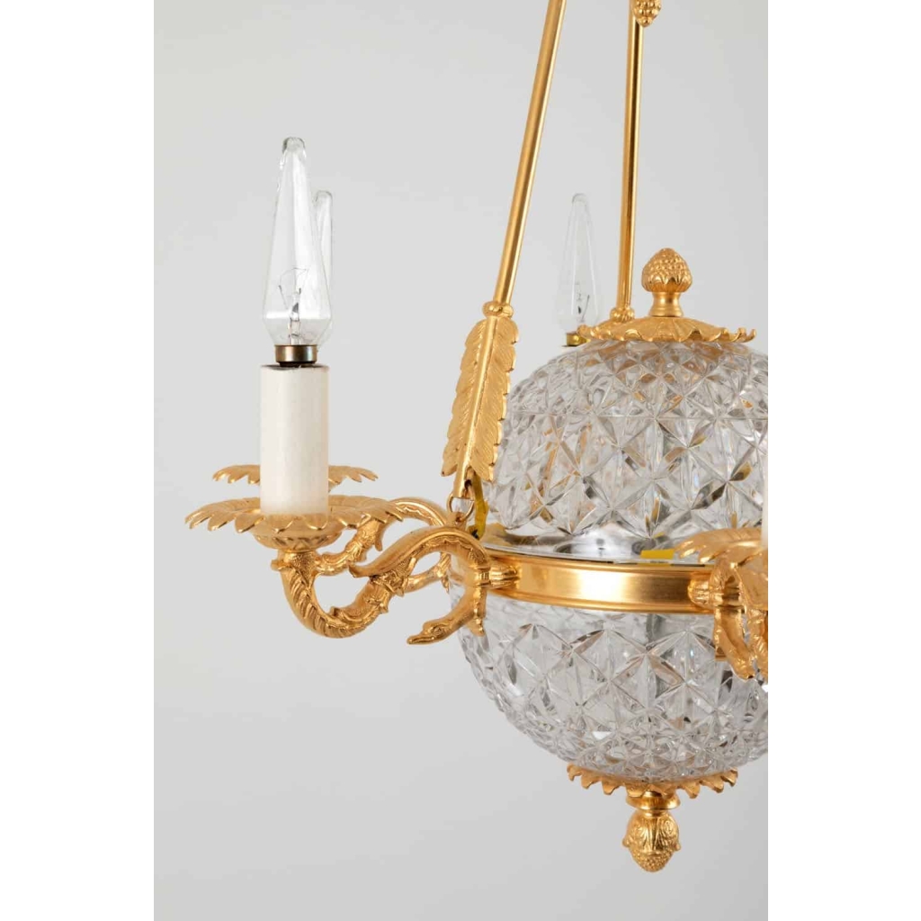 Suspension de style Empire en cristal et bronze doré, vers 1950 | Biron Suspension de style Empire en cristal et bronze doré, vers 1950