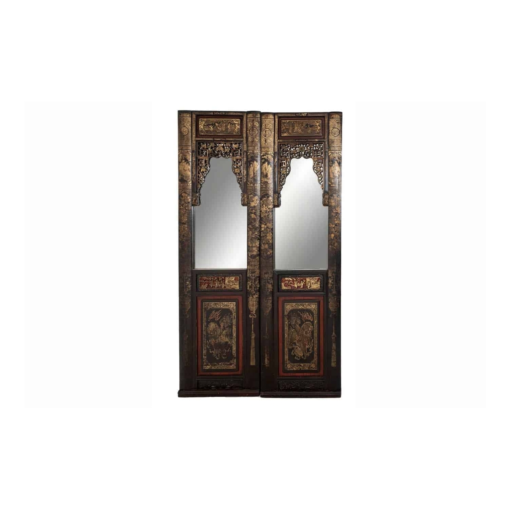 Paire de portes en laque brune à décor chinoisant rouge et or, XIXe siècle 2