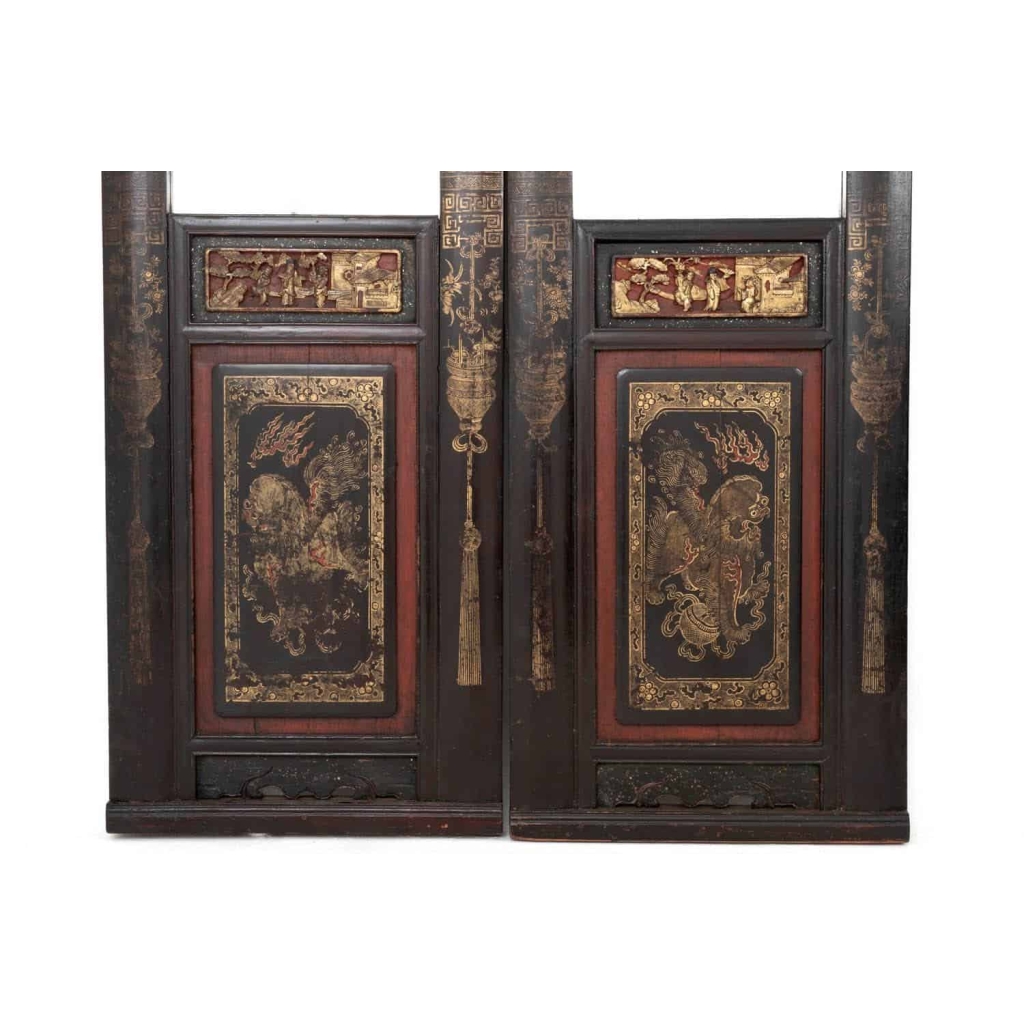 Paire de portes en laque brune à décor chinoisant rouge et or, XIXe siècle 9