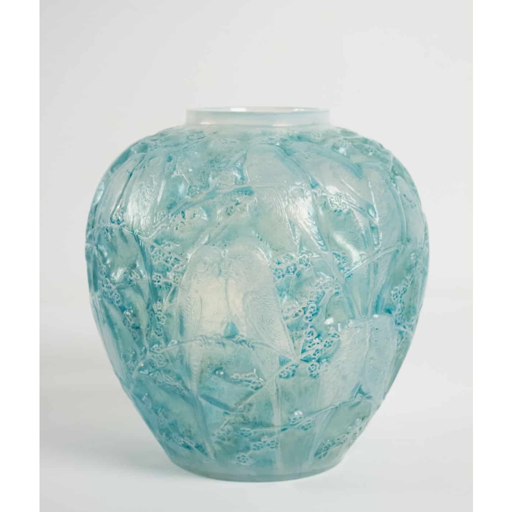 René Lalique Opalescent Vase « Perruches » | Biron René Lalique Opalescent Vase "Perruches"