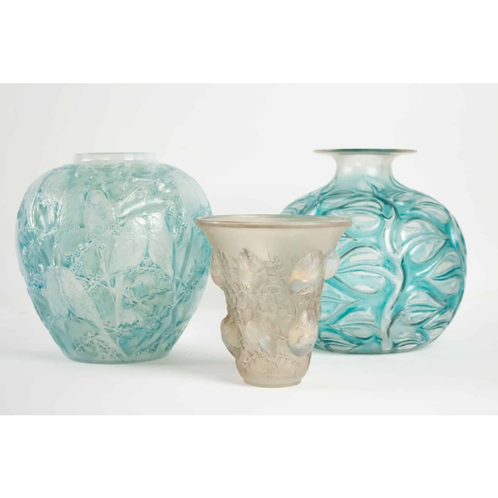 René Lalique Opalescent Vase « Perruches » | Biron René Lalique Opalescent Vase "Perruches"
