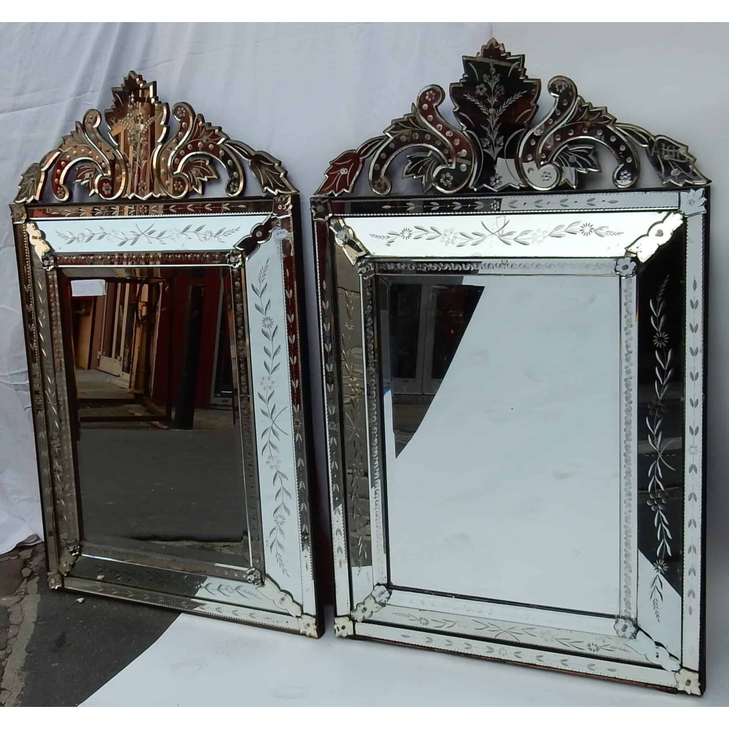 1950′ Paire de Miroirs Vénitiens à Décor Floral et Fronton – 133 x 83 cm | Biron |||||||||||