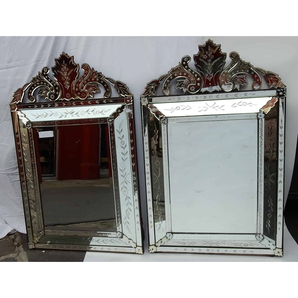 1950′ Paire de Miroirs Vénitiens à Décor Floral et Fronton – 133 x 83 cm | Biron 1950' Paire de Miroirs Vénitiens à Décor Floral et Fronton - 133 x 83 cm