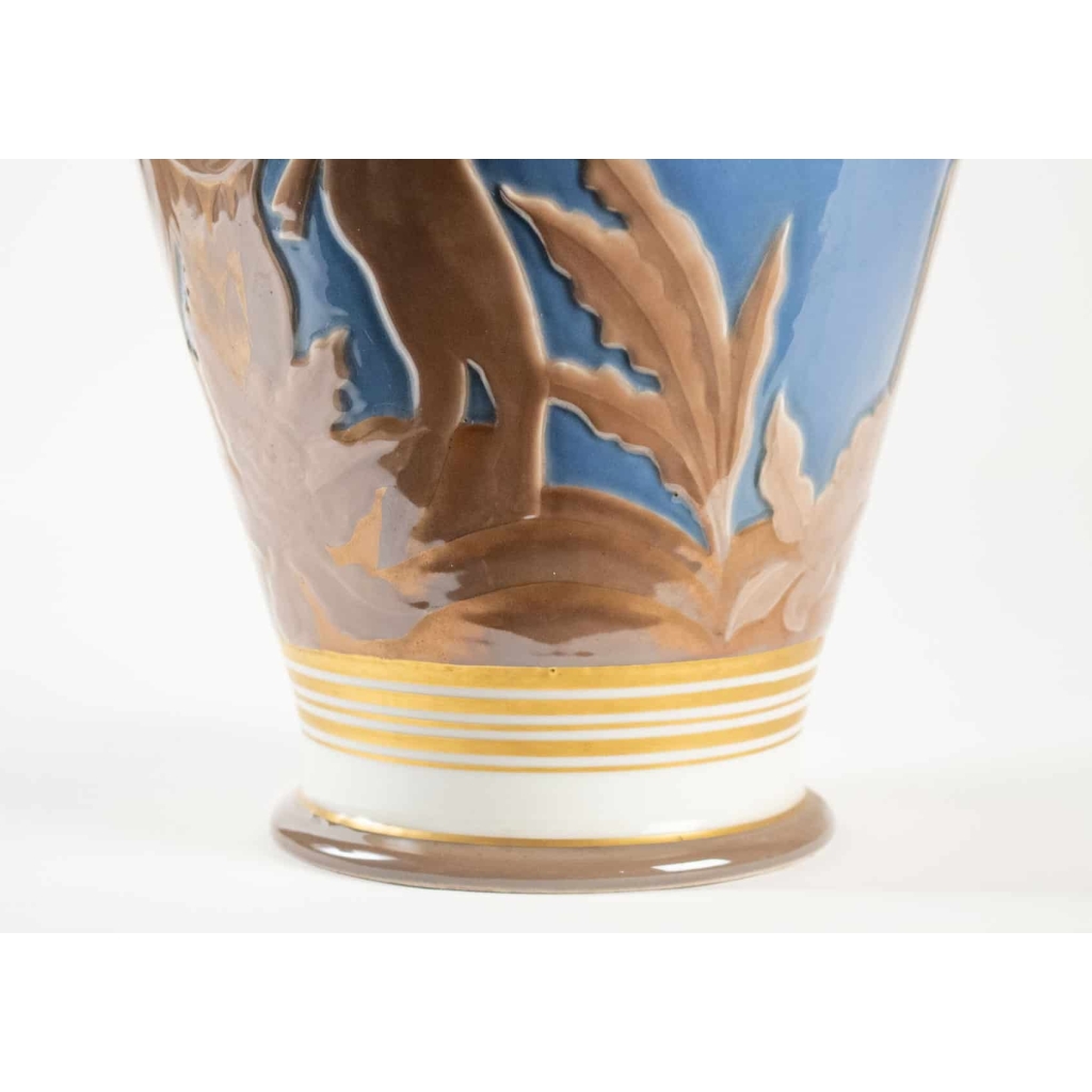 Grand vase en porcelaine de Sèvres à décor africaniste – céramique art déco | Biron Grand vase en porcelaine de Sèvres à décor africaniste - céramique art déco