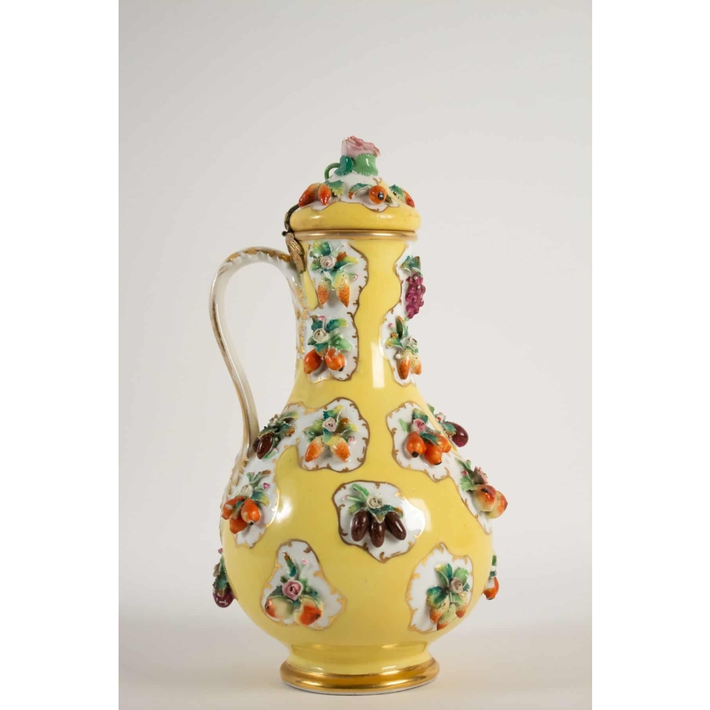 Aiguière ou Canakkale en porcelaine par Jacob Petit | Biron ||||||||