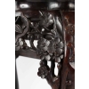 Selette Tripode, Antiquité En Bois De Fer à Décor De Fleurs De Cerisier, Chine | Biron Selette Tripode, Antiquité En Bois De Fer à Décor De Fleurs De Cerisier, Chine