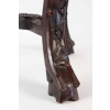 Selette Tripode, Antiquité En Bois De Fer à Décor De Fleurs De Cerisier, Chine | Biron Selette Tripode, Antiquité En Bois De Fer à Décor De Fleurs De Cerisier, Chine