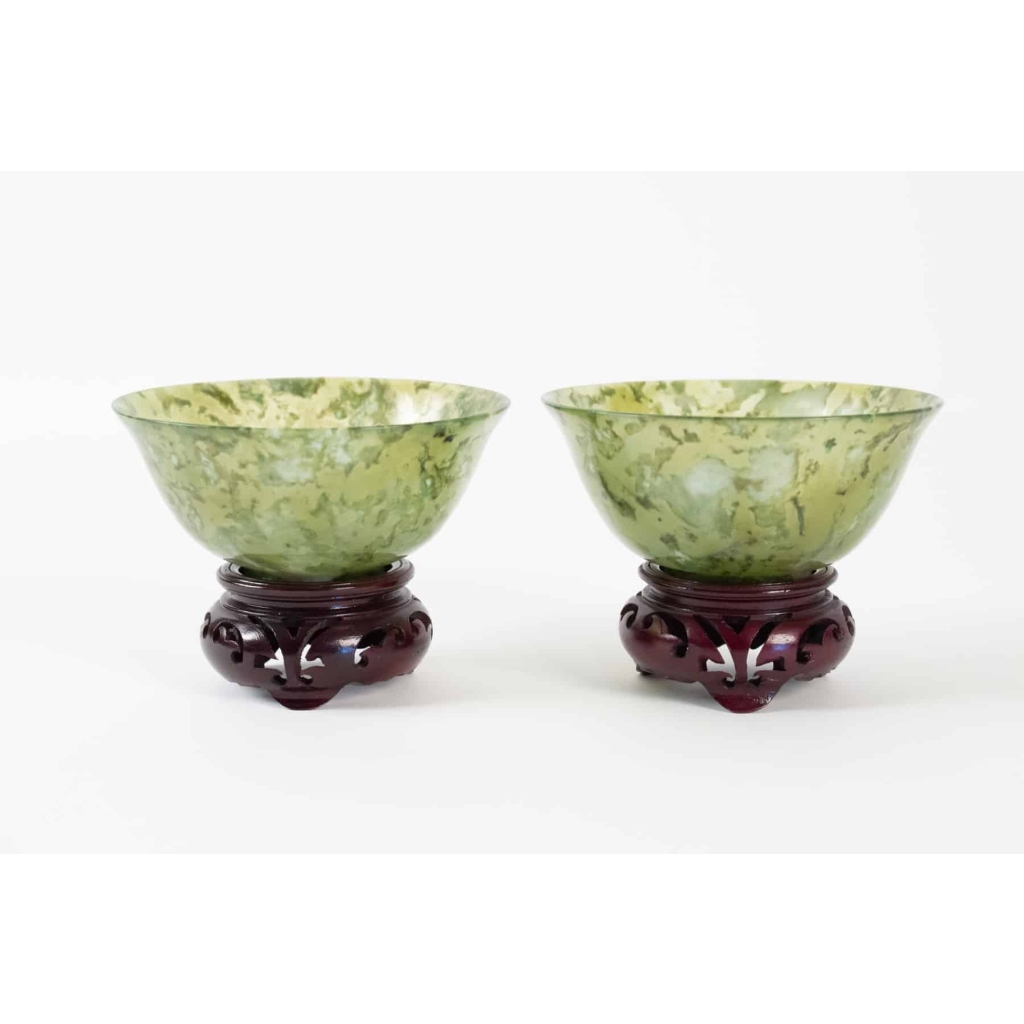 Paire De Coupes En Jadéïte, Art d’Asie, Antiquité, Début Du XXème Siècle, Chine | Biron Paire De Coupes En Jadéïte, Art d'Asie, Antiquité, Début Du XXème Siècle, Chine