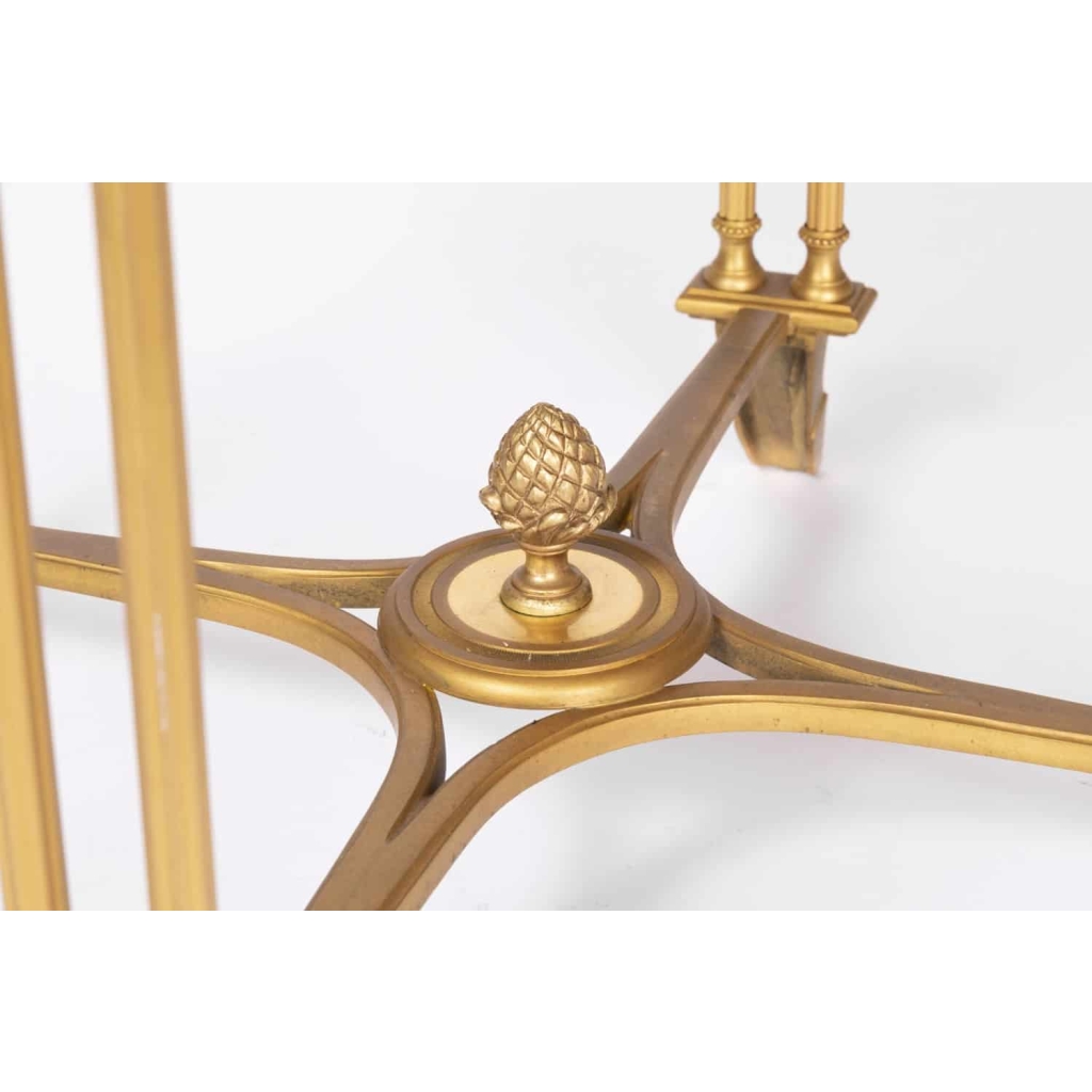 Maison Jansen, Paire de guéridons de style Louis XVI en bronze doré, années 1970
