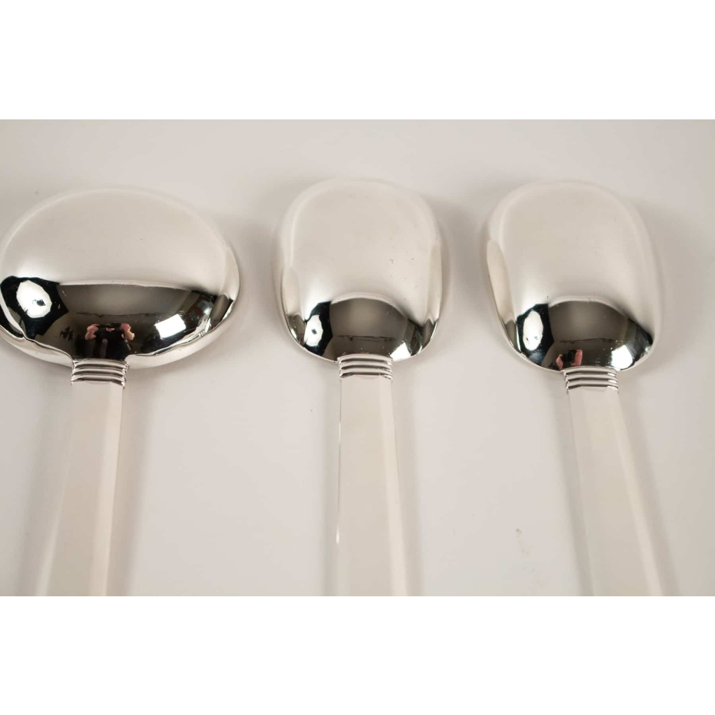 Jean Puiforcat « Bayonne » Flatware , circa 1924 :92 pieces | Biron Jean Puiforcat "Bayonne" Flatware , circa 1924 :92 pieces