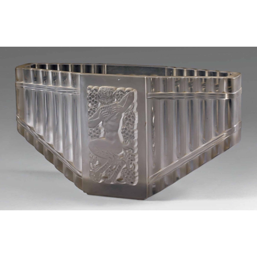 René Lalique Opalescent Vase « PAN » | Biron ||