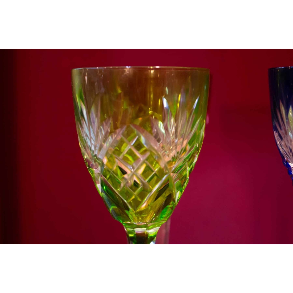 Série de 12 verres à vin du Rhin en cristal de Saint Louis modèle Chantilly | Biron Série de 12 verres à vin du Rhin en cristal de Saint Louis modèle Chantilly