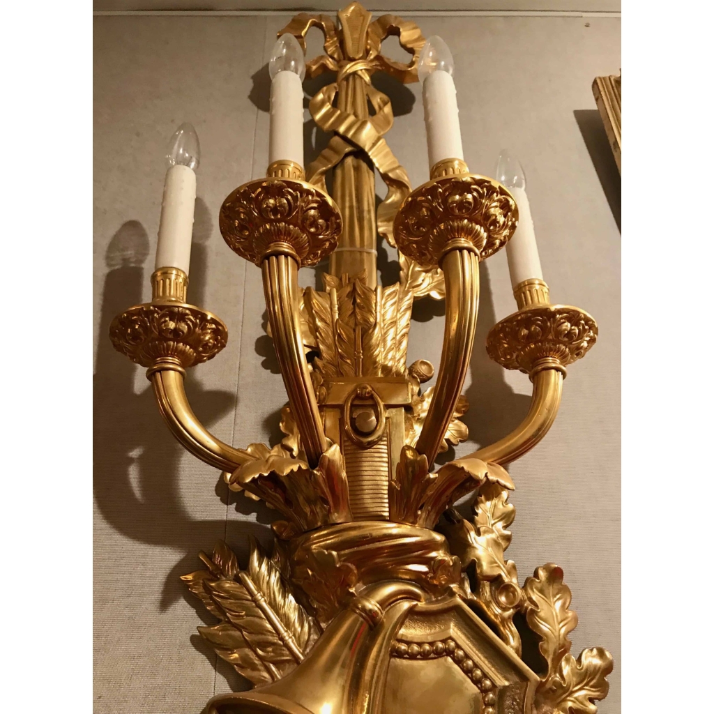 Paire d’appliques en bronze doré, à 4 bras de lumières, de style Louis XVI. Possibilité 6 paires. Réf: 146 | Biron Paire d'appliques en bronze doré, à 4 bras de lumières, de style Louis XVI. Possibilité 6 paires. Réf: 146
