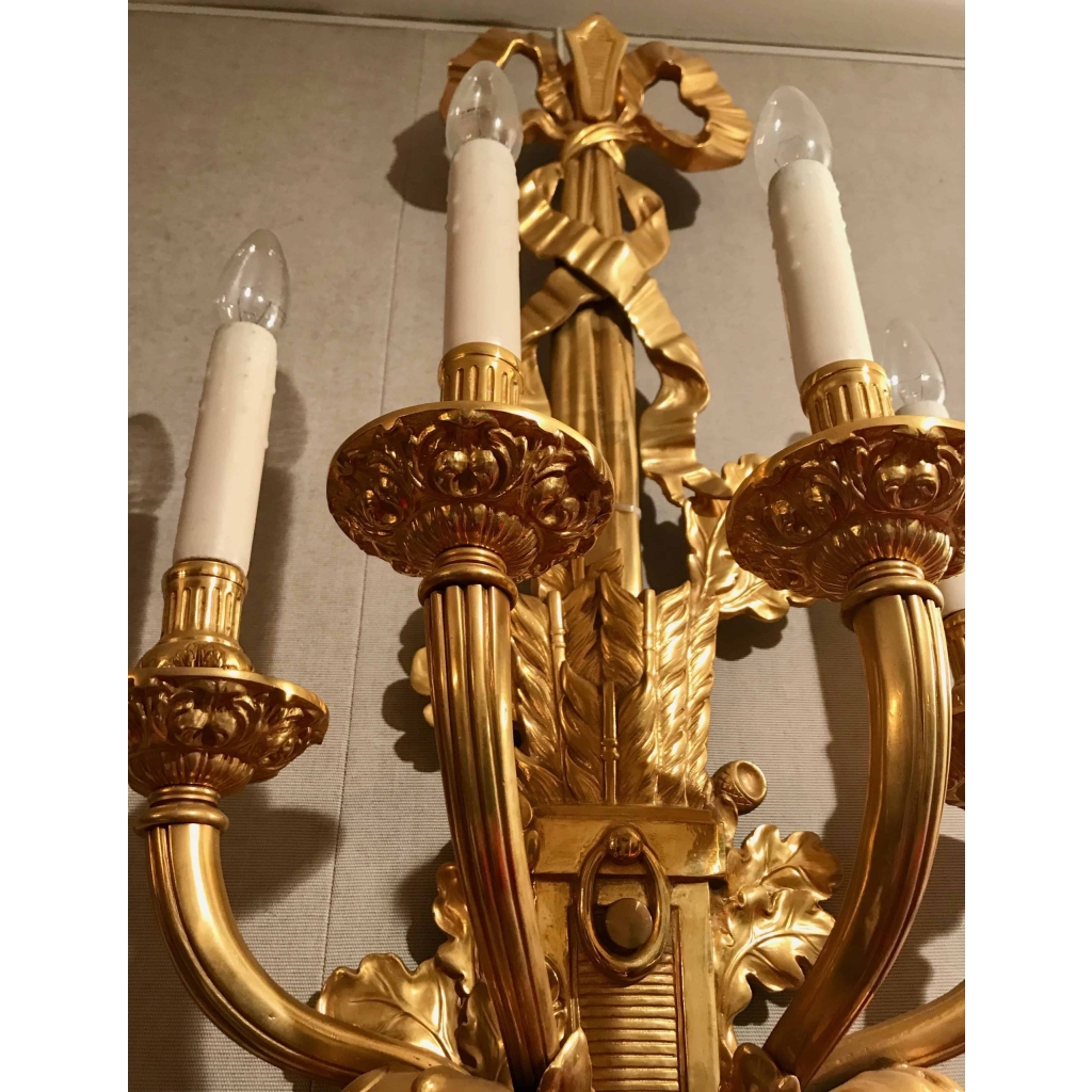 Paire d’appliques en bronze doré, à 4 bras de lumières, de style Louis XVI. Possibilité 6 paires. Réf: 146 | Biron Paire d'appliques en bronze doré, à 4 bras de lumières, de style Louis XVI. Possibilité 6 paires. Réf: 146