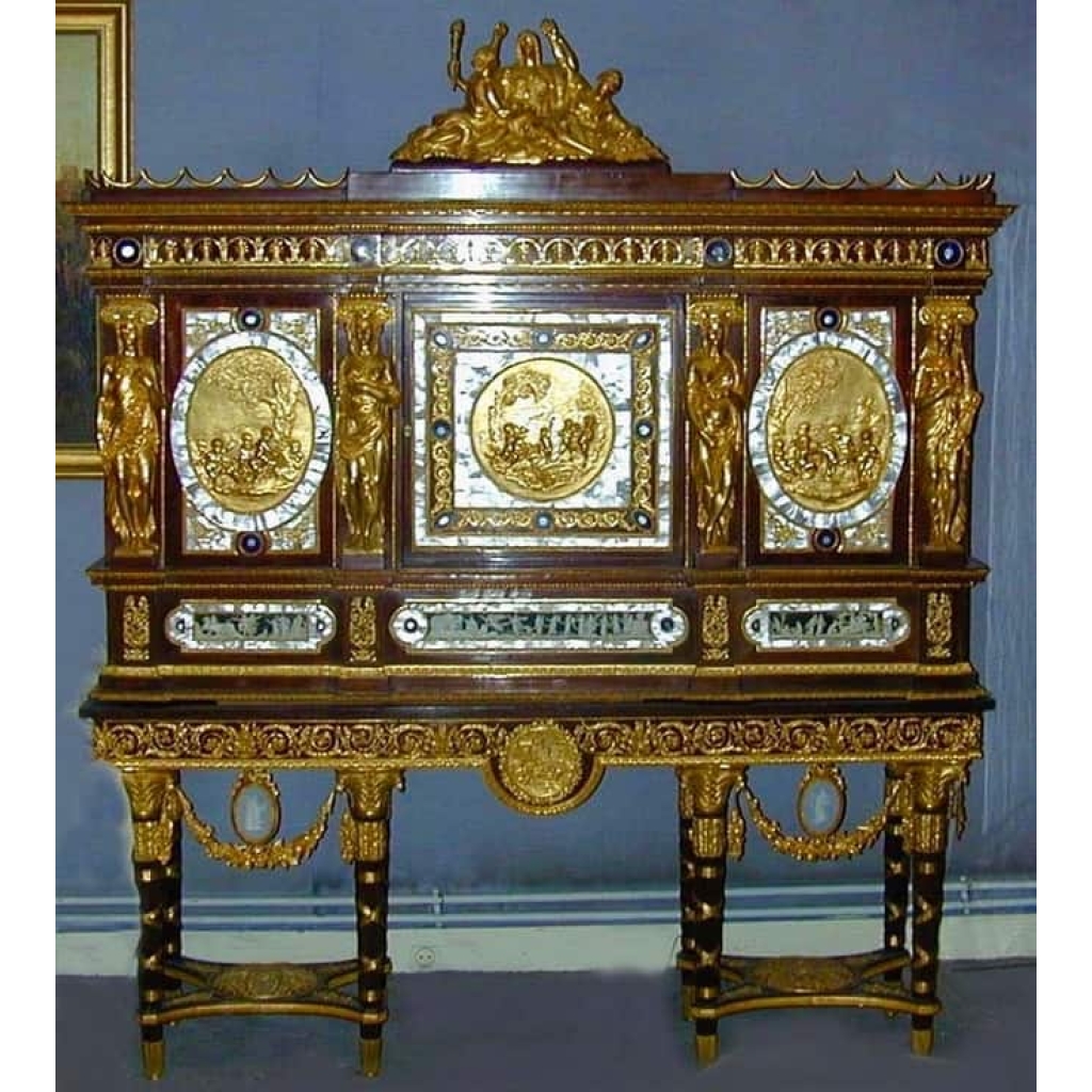 Meuble d’apparat, dans le goût du serre bijoux de Marie Antoinette à Versailles. Réf: 308 | Biron ||||||||