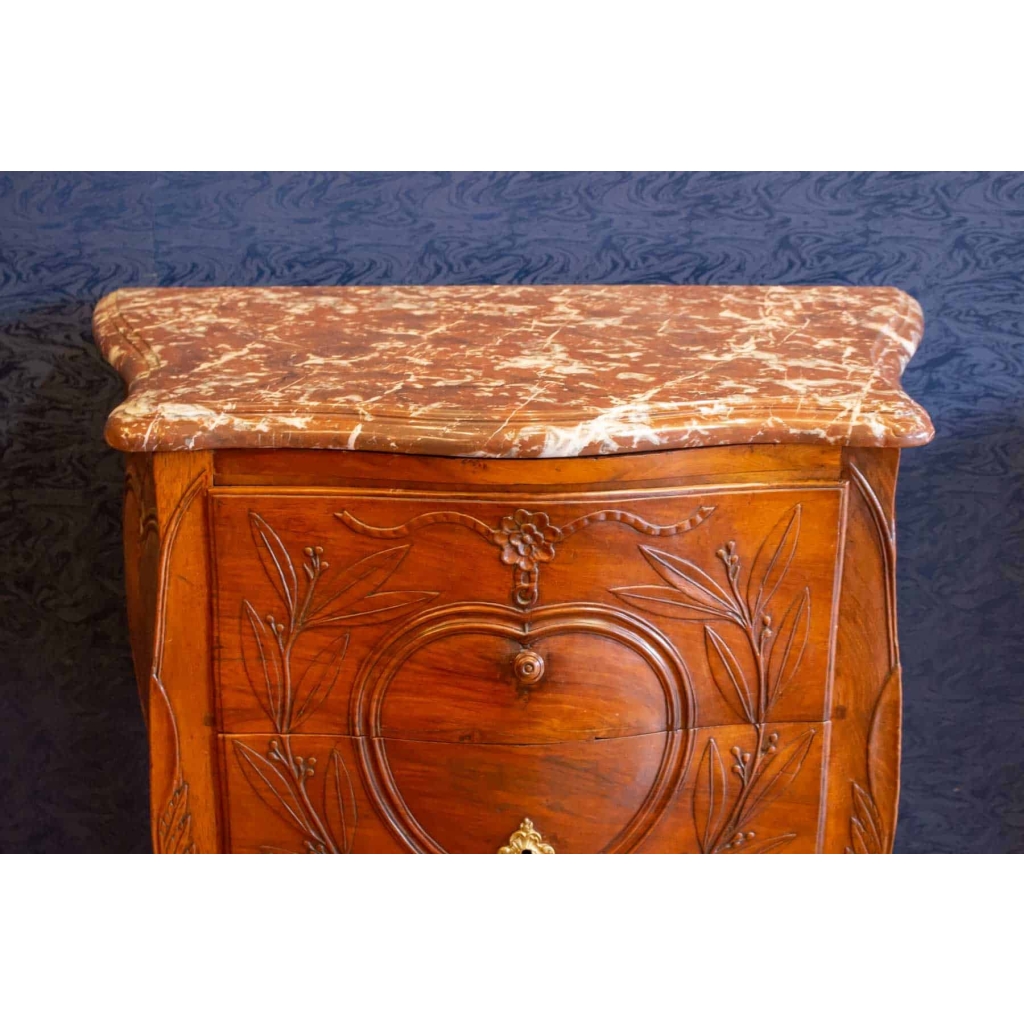 Commode provençale d’époque Louis XV (1724 – 1774). | Biron Commode provençale d'époque Louis XV (1724 - 1774).