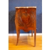 Commode provençale d’époque Louis XV (1724 – 1774). | Biron Commode provençale d'époque Louis XV (1724 - 1774).