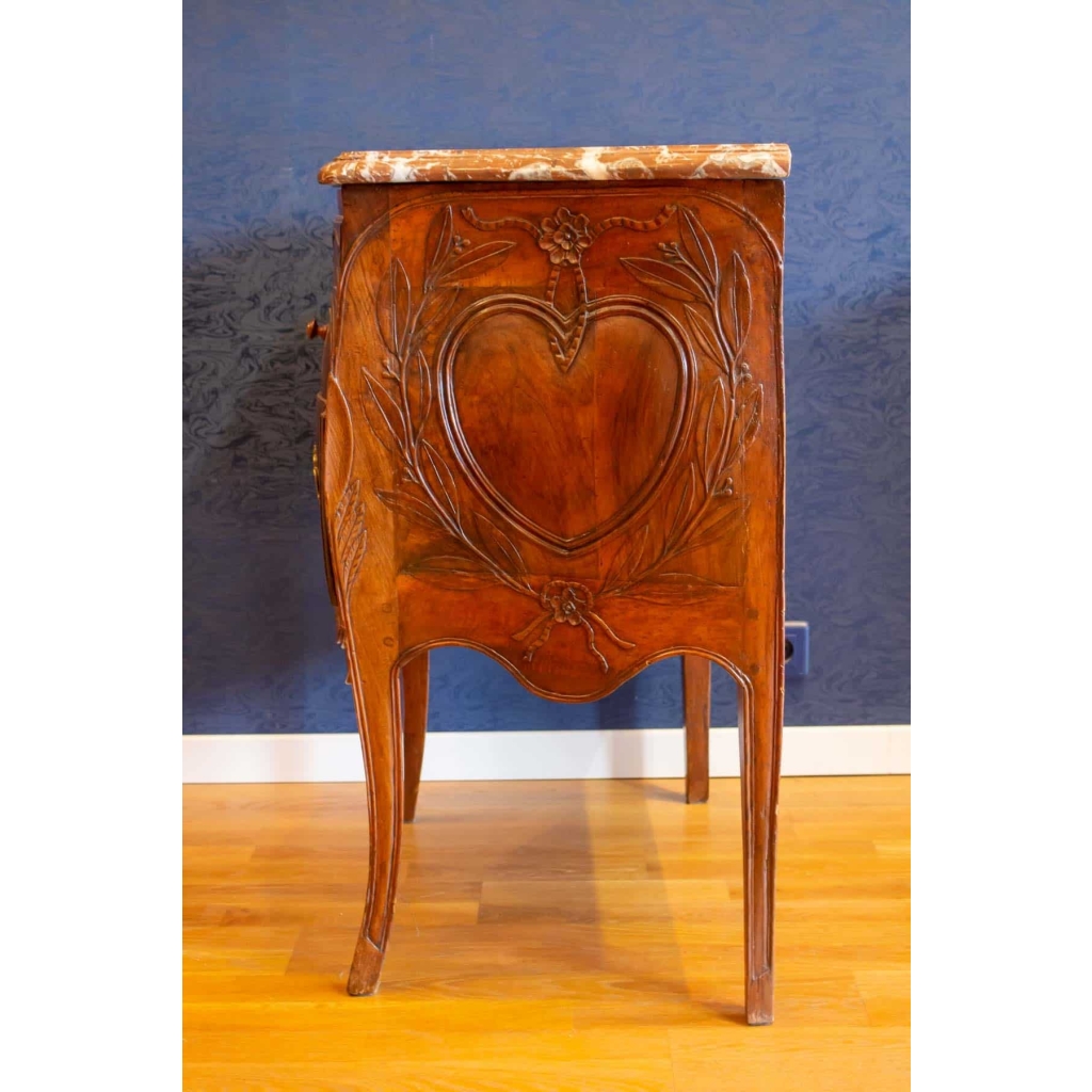 Commode provençale d’époque Louis XV (1724 – 1774). | Biron Commode provençale d'époque Louis XV (1724 - 1774).