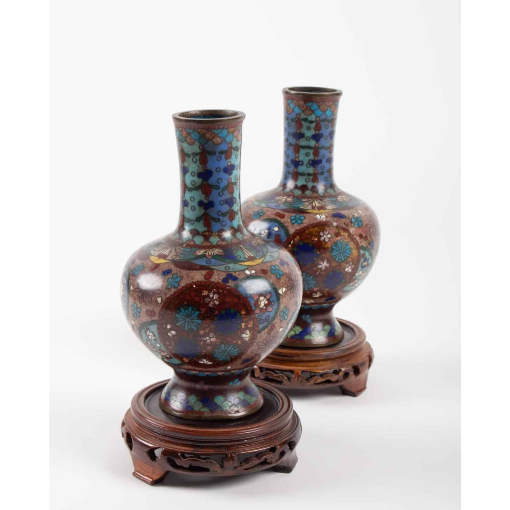 Paire De Vases En Bronze Cloisonné, Chine, XIXème Siècle | Biron Paire De Vases En Bronze Cloisonné, Chine, XIXème Siècle