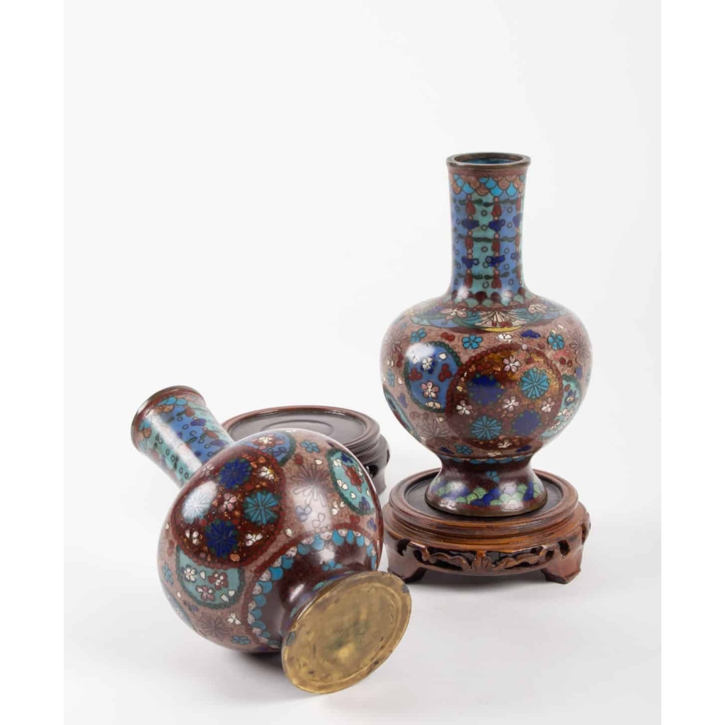 Paire De Vases En Bronze Cloisonné, Chine, XIXème Siècle | Biron Paire De Vases En Bronze Cloisonné, Chine, XIXème Siècle