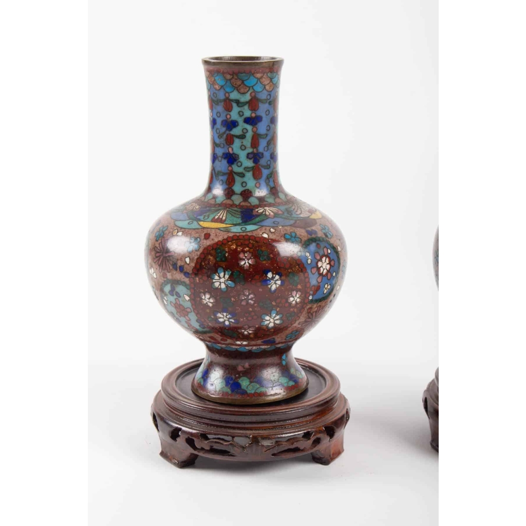Paire De Vases En Bronze Cloisonné, Chine, XIXème Siècle | Biron Paire De Vases En Bronze Cloisonné, Chine, XIXème Siècle