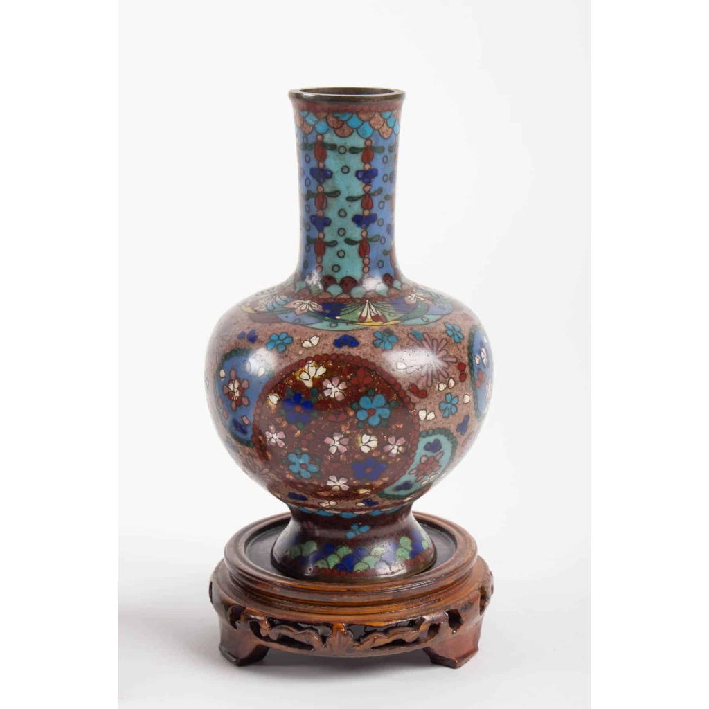 Paire De Vases En Bronze Cloisonné, Chine, XIXème Siècle | Biron Paire De Vases En Bronze Cloisonné, Chine, XIXème Siècle