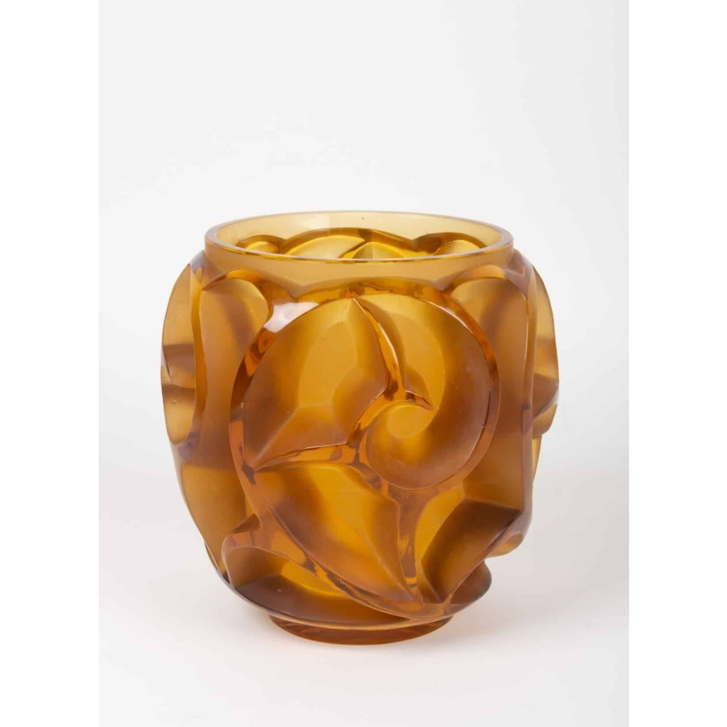 René LALIQUE (1860-1945) Vase « Tourbillons » Teinté Ambre | Biron ||||||